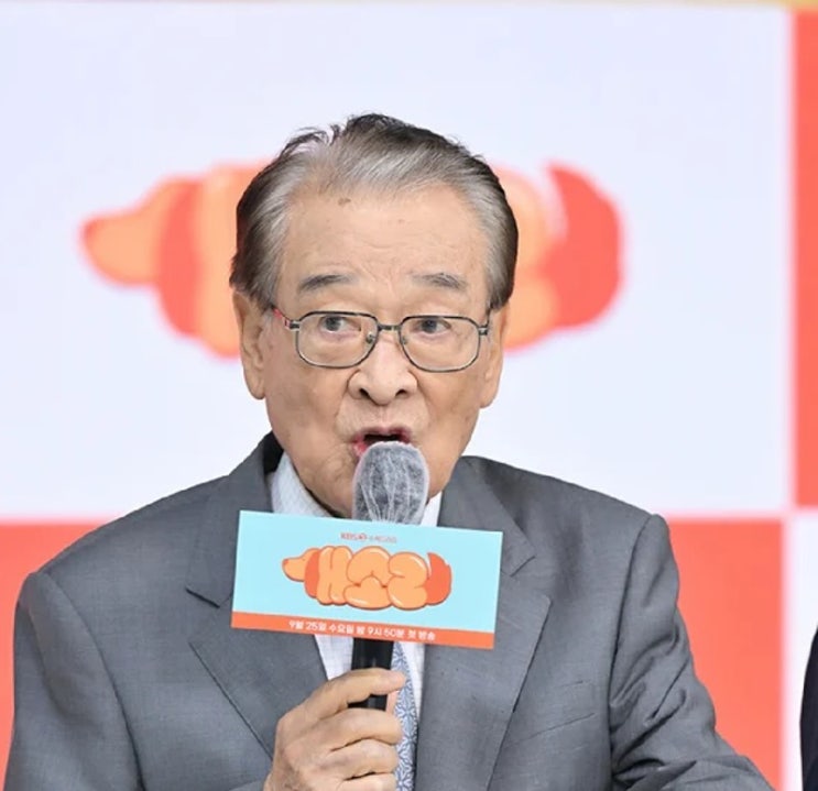 '89세' 배우 <b>이순재</b>, 건강 악화로 연극 <b>취소</b>, '고도를... 