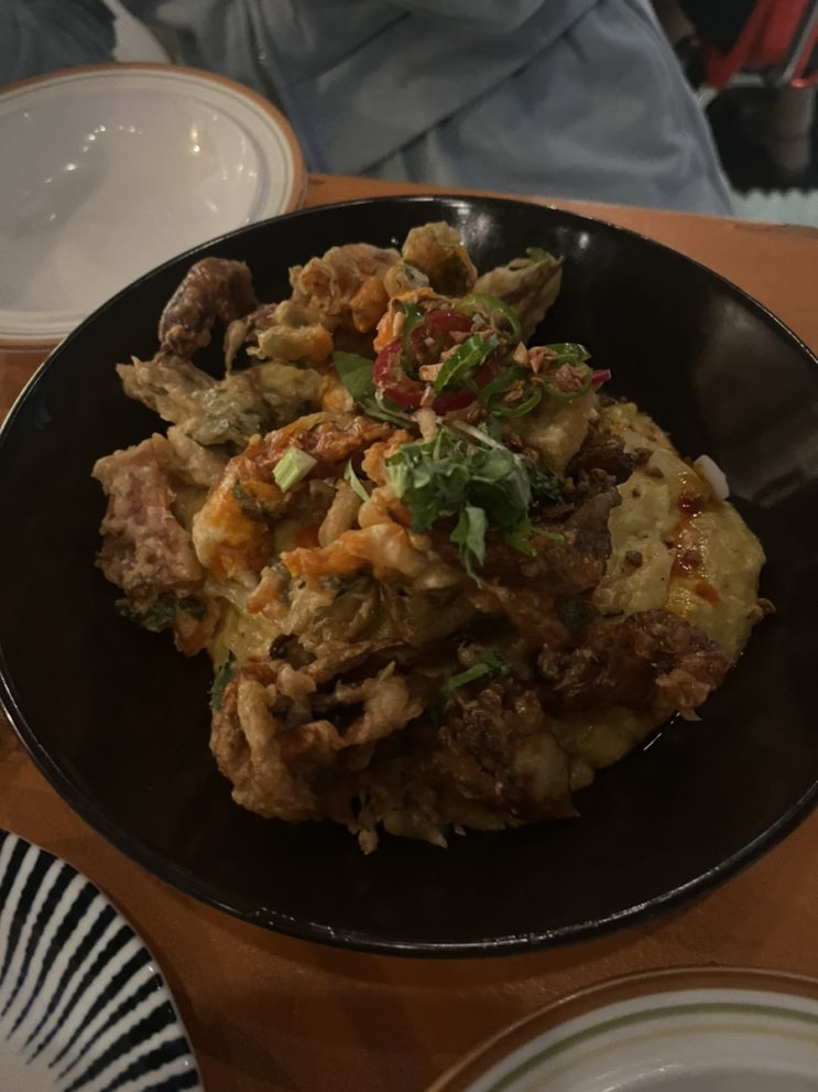  태국의 푸팟퐁커리와 팟타이를 야외에서 즐길 수 있는 용산 맛집 하이타이 신용산 워크인 후기