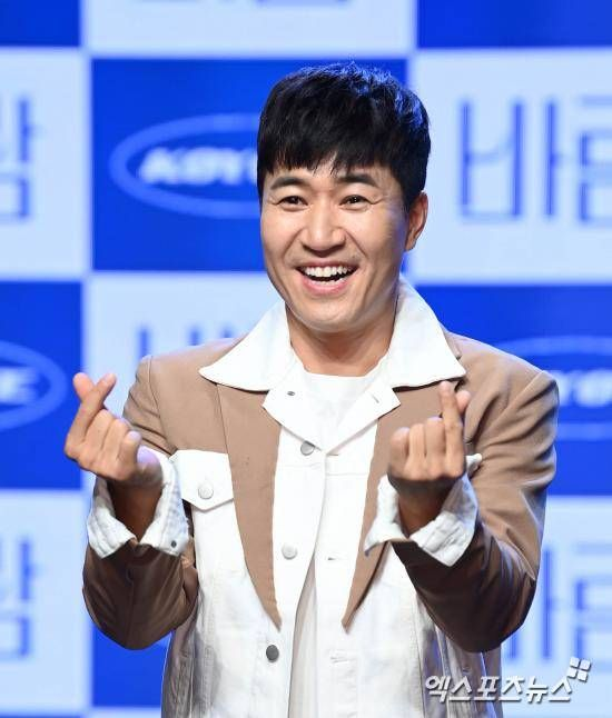 '곧 <b>결혼</b>' <b>김종민</b> "<b>사업가</b> 여친" 공개…미모 깜짝 "열애설로... 