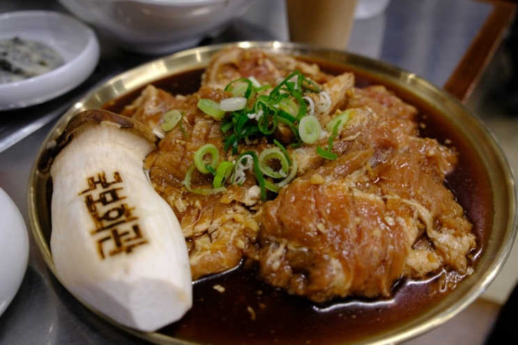  단체회식하기 좋은 룸식당 국보회관은 수원시청역 근처 인계동 맛집으로 양념갈비가 맛있는 고기집
