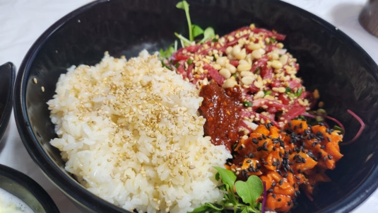  횡성시장 행복식당 육회더덕비빔밥 & 열무국수 솔직 리뷰