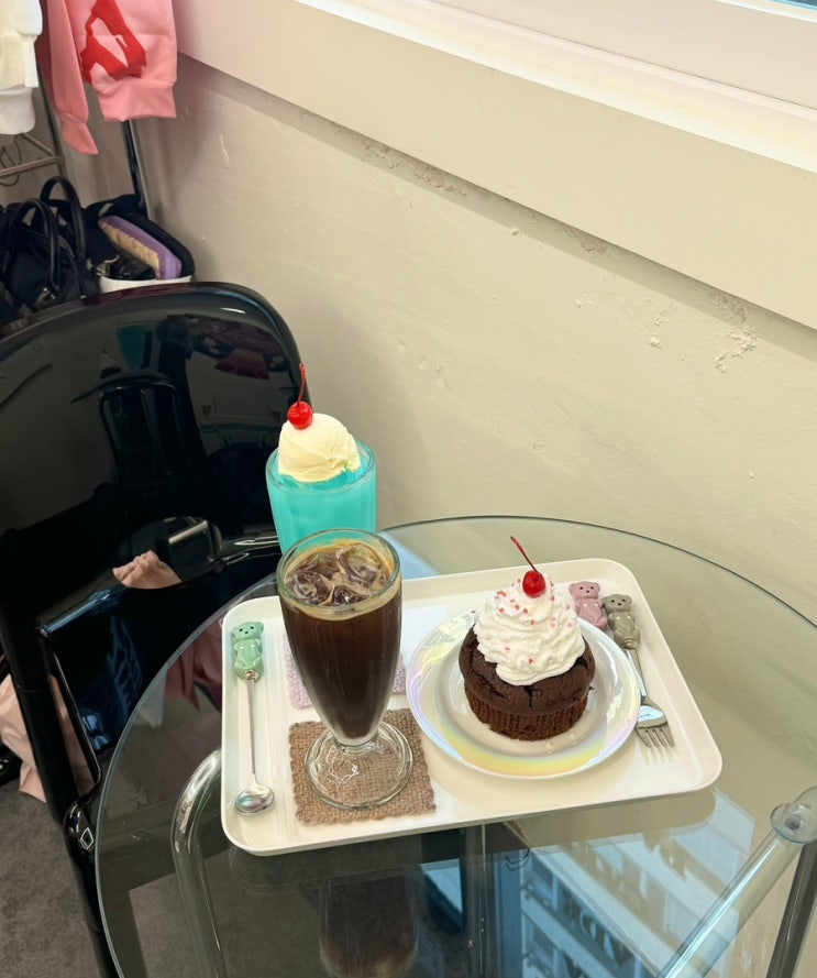  전포 카페 [러브클럽] “ LOVE Club Mood Kitsch ･ﾟ:*:･‧₊˚”