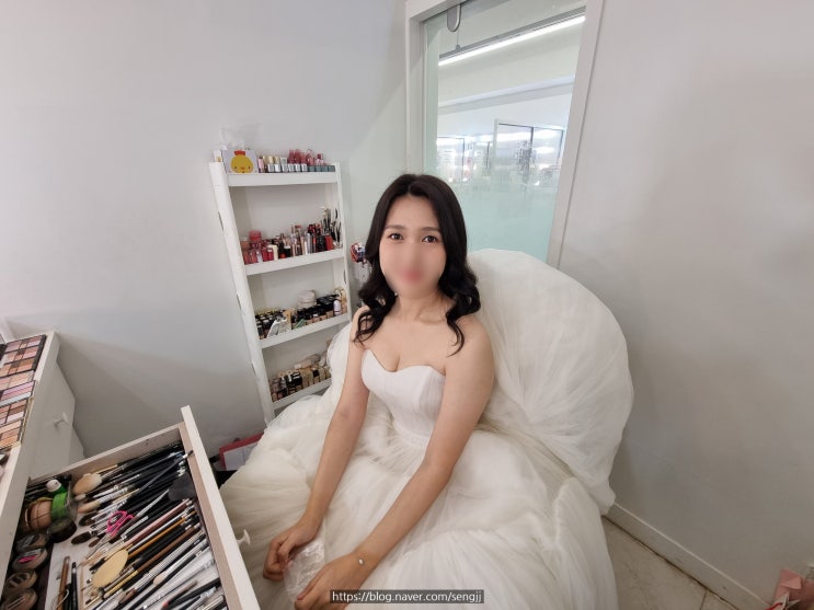  웨딩 촬영 메이크업 "순수 청담본점", 메이크업은 만족 헤어는 글쎄?