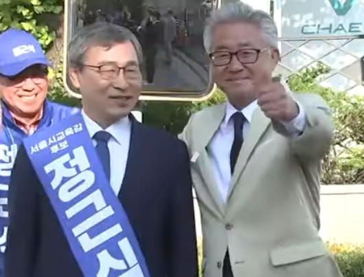 완전단일화에 다급해진 보수 후보 <b>조전혁</b>, <b>윤호상</b>에 단일화 제안