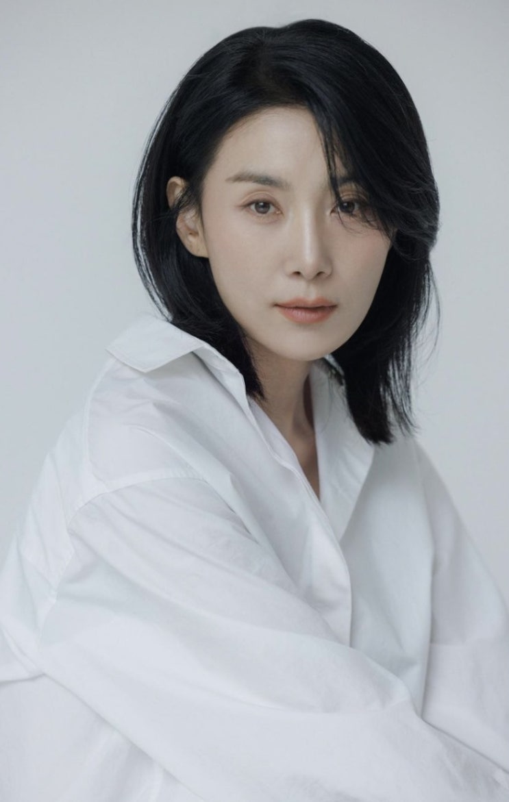  신사동 미용실 추천 각진 얼굴형을 부드러운 인상으로 만들어주는, 중단발 레이어드컷