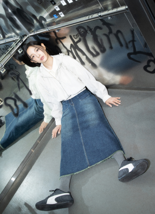  19도 기온별 여자 옷차림에 깔끔하게 입기 좋은 패션 브랜드 잇미샤 나일론 경량 바람막이 여성 자켓 코디 w. 김세정