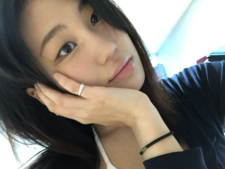 9월/군자카페 퍼즌트/성수 한정선 찹쌀떡/아이폰13레드/아디다스 웨....