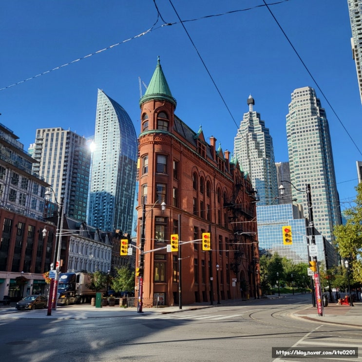  세인트 로렌스 마켓 근처 관광지 구더햄 빌딩 (Gooderham Building) 꼭 들려야 할까? :)