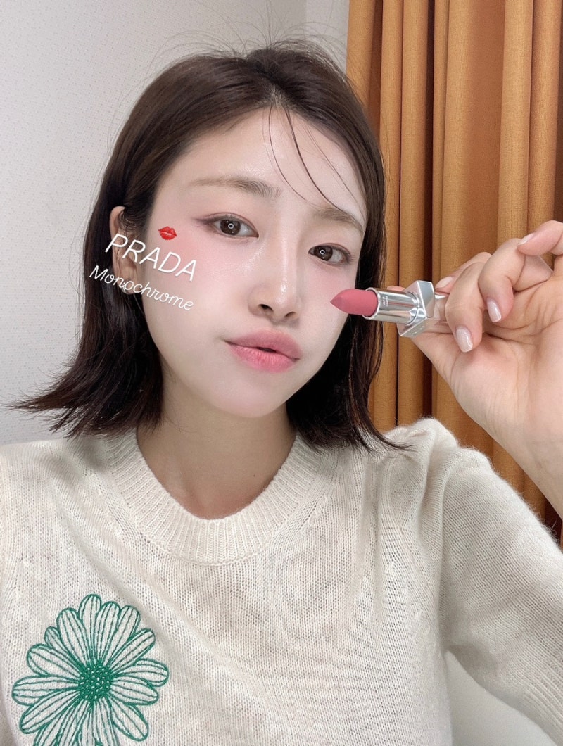 프라다 모노크롬 립스틱: P155 블러쉬 쿨톤립 추천! (여쿨라가 발라봄)