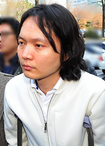 가수 <b>신정환 졸음운전</b> 차량에 충돌 터널 교통사고