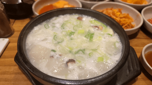  서초 사골국물이 찐한 도가니탕 맛집 미각정육식당