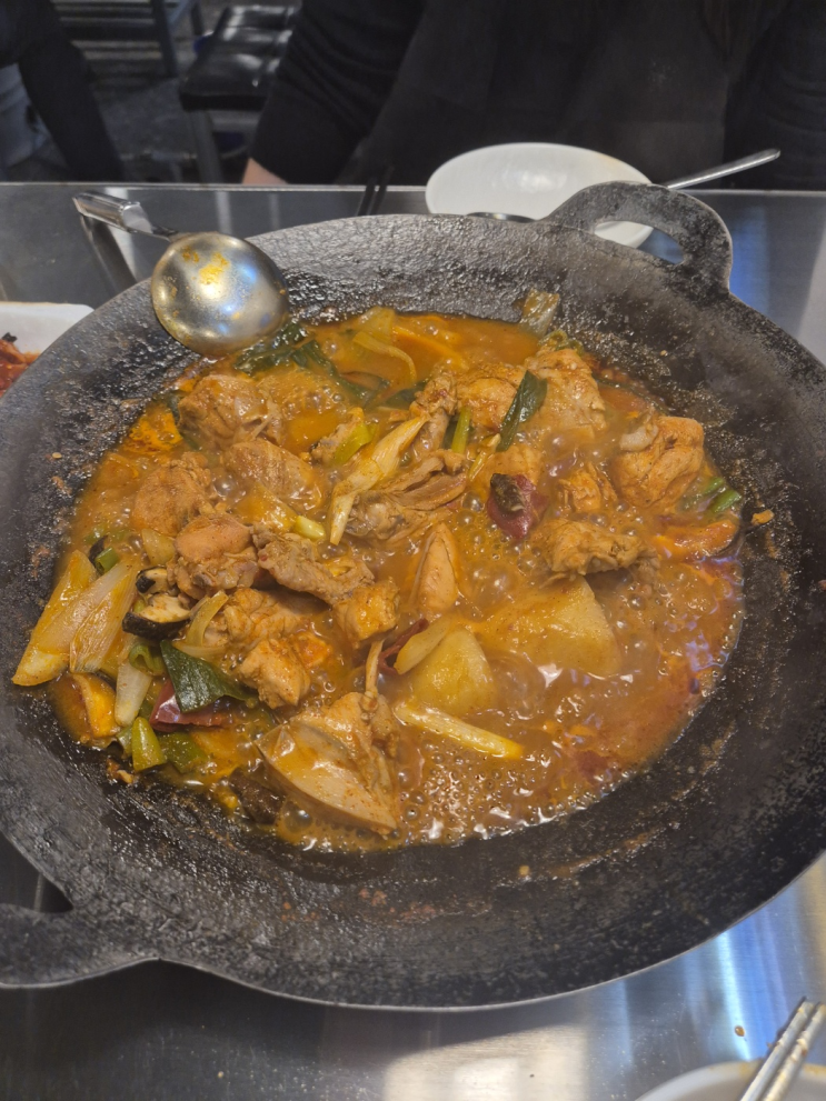  [서초구 서초동] 주나도리 (맛없는 강남 바닥에서 의외로 괜찮게 만들어내는 닭볶음탕)