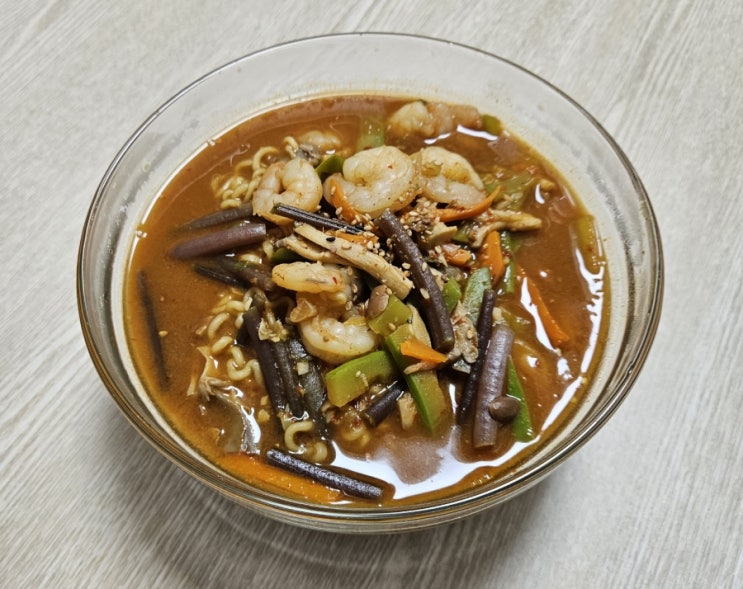  고구마 줄기로 된장라면을 끓인다면 / 진짜 맛있음() / 라면스프 없이 라면 끓이기 / 고구마 줄기 요리 (2)