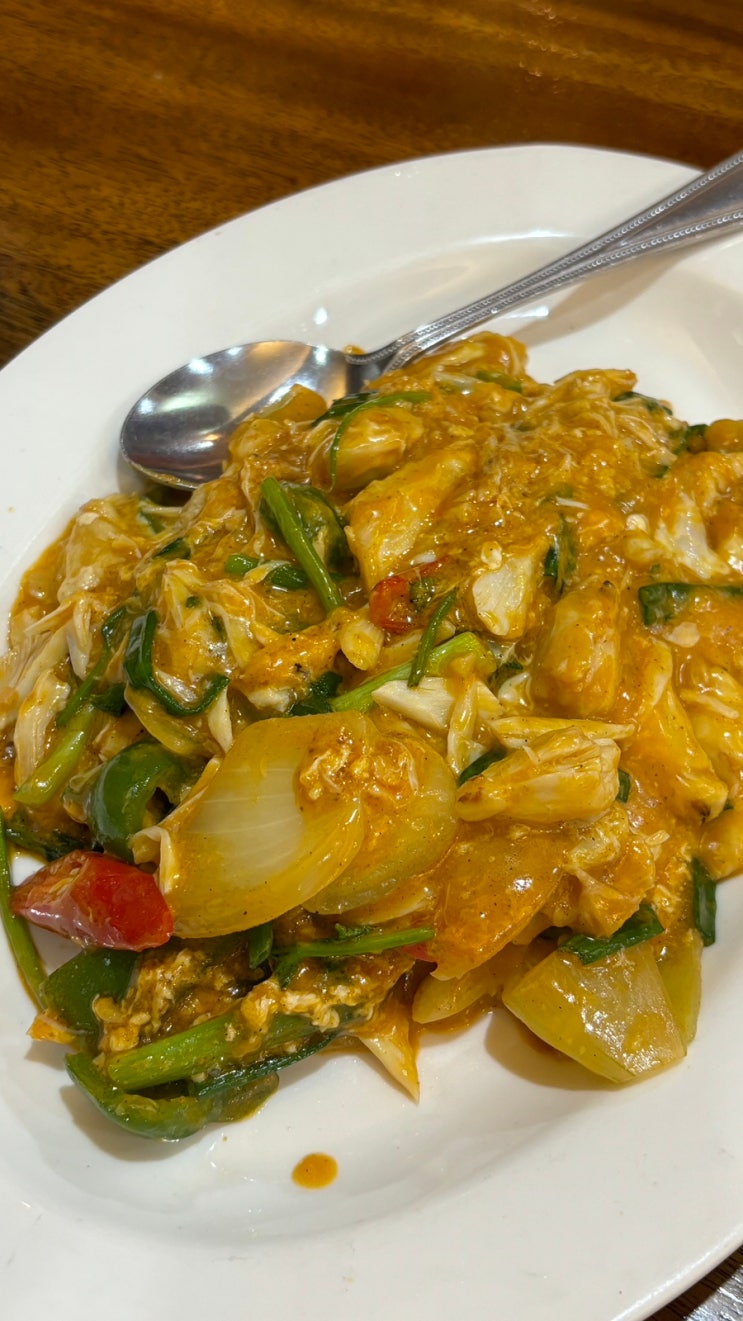  방콕 룸피니공원 근처 푸팟퐁커리 로컬 맛집 : 최고의 맛과 가격! 게 살 가득 크루아나이반