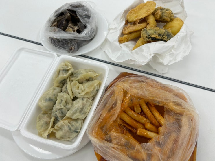  떡튀순이 생각나는 날! 안암역분식 맛집 <청룡분식>
