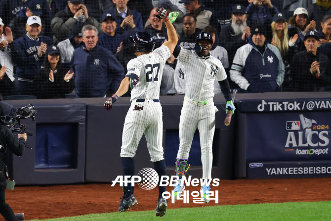 '소토+스탠트 홈런포' 뉴욕 <b>양키스</b>, <b>클리블랜드</b> 5-2로 기선... 
