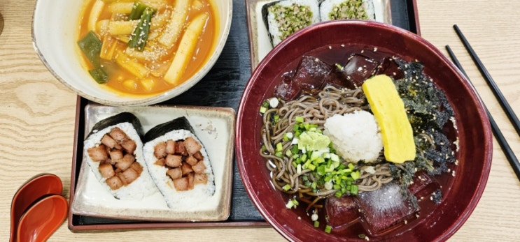 이수역 병원 근처 식당 삼각김밥과 냉모밀이 맛있었던 오무스비 오무스B 이수역 병원 근처 식당 삼각김밥과 냉모밀이 맛있었던 오무스비 오무스B