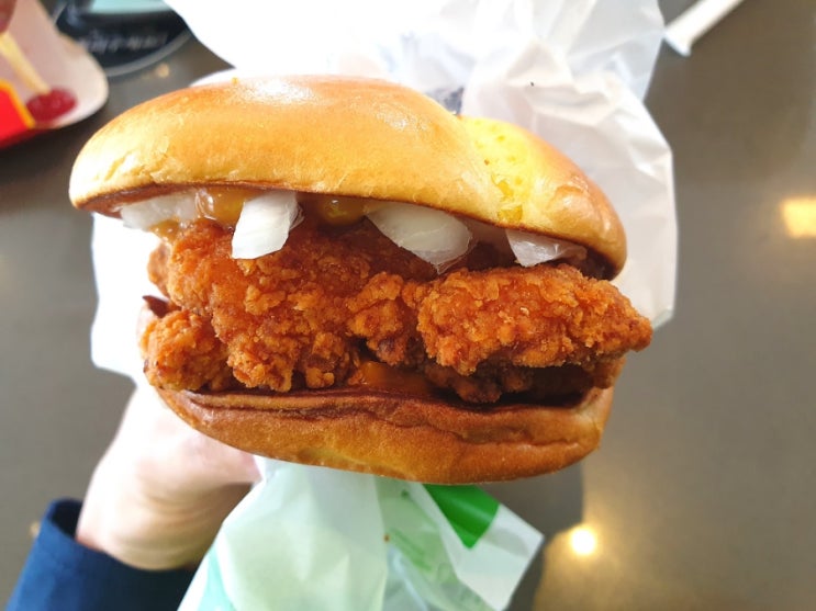 맥도날드 추천메뉴 맥크리스피 클래식 버거 내돈내산 솔직후기 맥도날드 추천메뉴 맥크리스피 클래식 버거 내돈내산 솔직후기