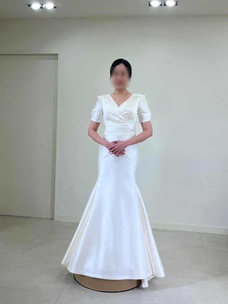 레이앤코 제이웨딩 어두운홀 본식 2부드레스 가봉후기 레이앤코 제이웨딩 어두운홀 본식 2부드레스 가봉후기
