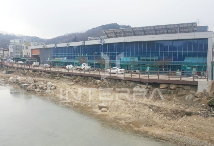 진안고원시장 지주식인도교 경관보도교 경관인도교 둘레길 데크로드 산책로 특허공법 교량가설