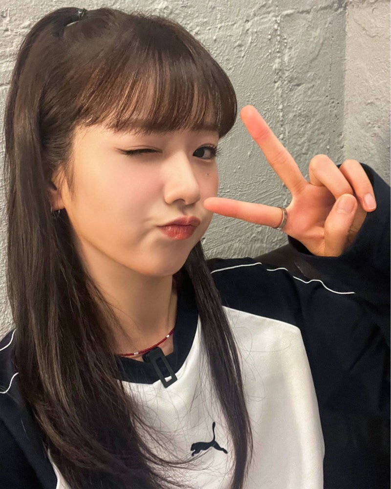 인스타그램 속 에이핑크 보미 초롱 옷 : 푸마 , 널디
