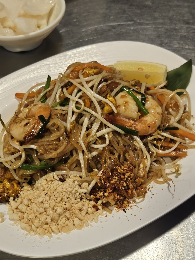  압구정 로데오 맛집 까폼 태국식당