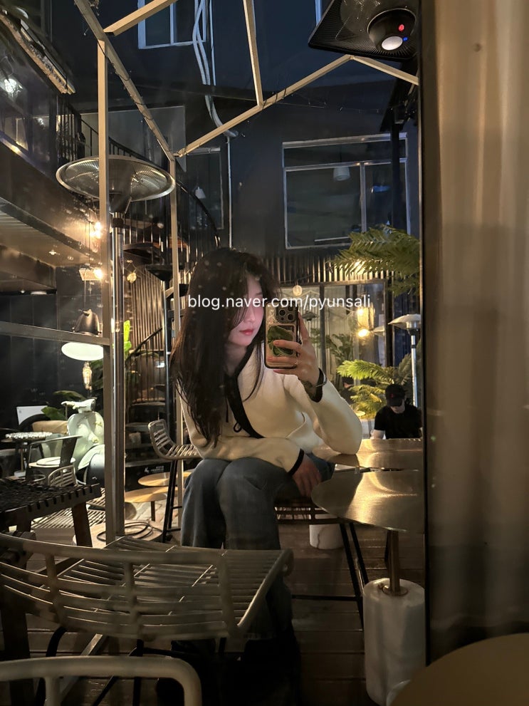  을지로 미오 카페라운지 개추