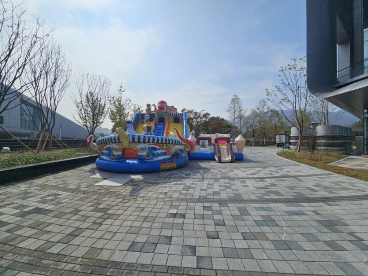  에어바운스렌탈이진행되었습니다