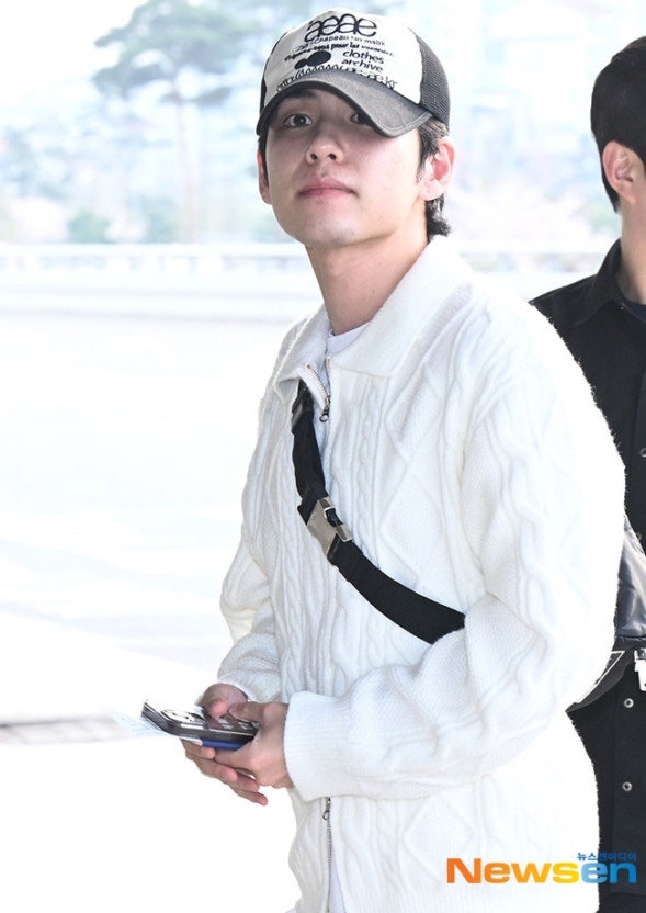 데이식스 원필 에이이에이이 aeae 모자 구매 필민수 후기
