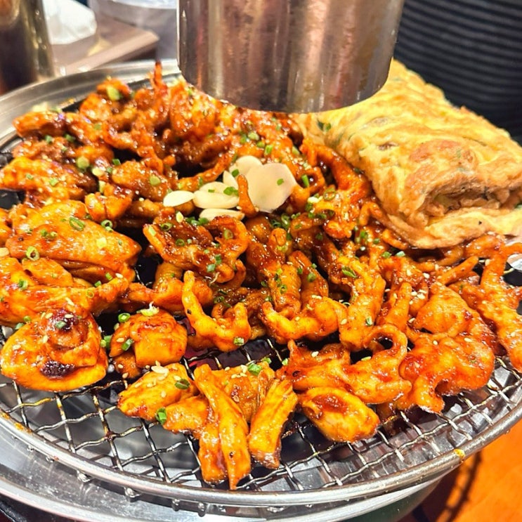  을지로 3가역 캐치테이블 맛집 ‘화육계’|불맛 가득 닭발 족발 닭다리살|몬스터계란말이 필수