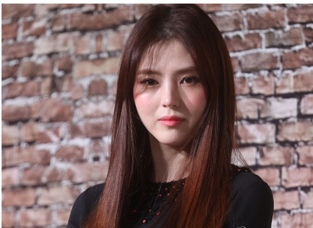 <b>한소희</b> 소속사, 2차 입장... 아냐, 사실 아닐 시 <b>법적</b> 책임질 것"