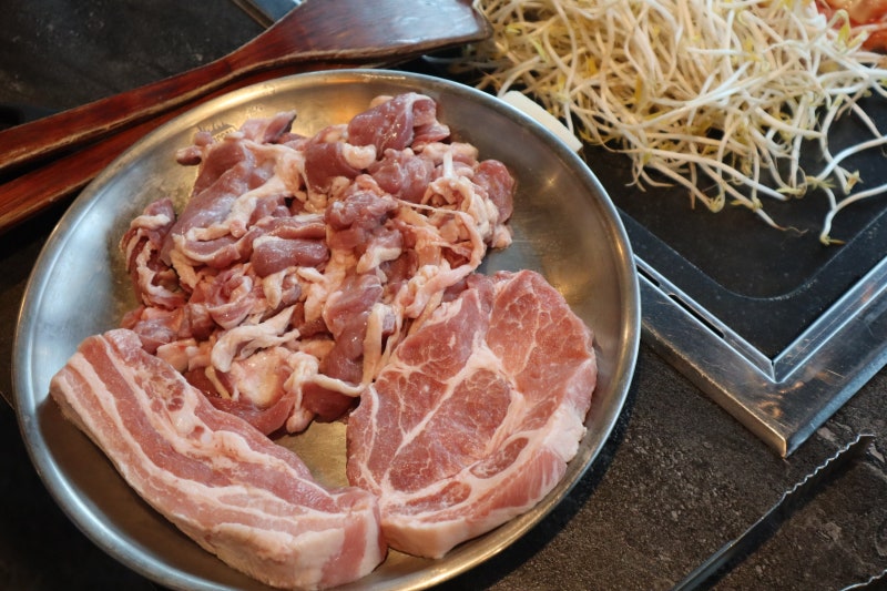 불판부터 고기에 진심인 영종도 하늘도시 고기 맛집, 차콜그릴 후기