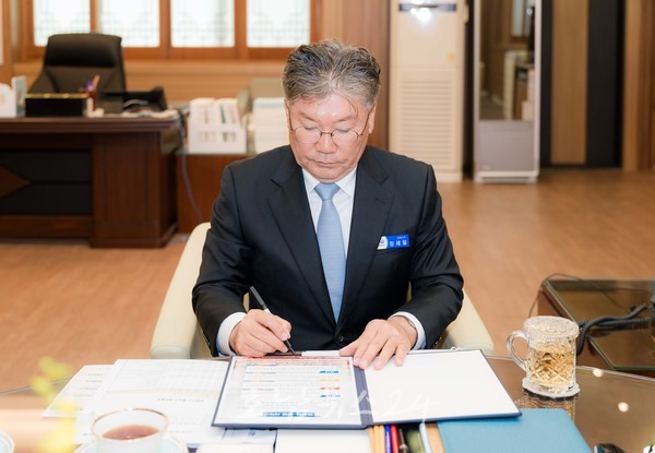  10·16 재보궐선거 통해 취임한 민선 8기 제52대 장세일 영광군수