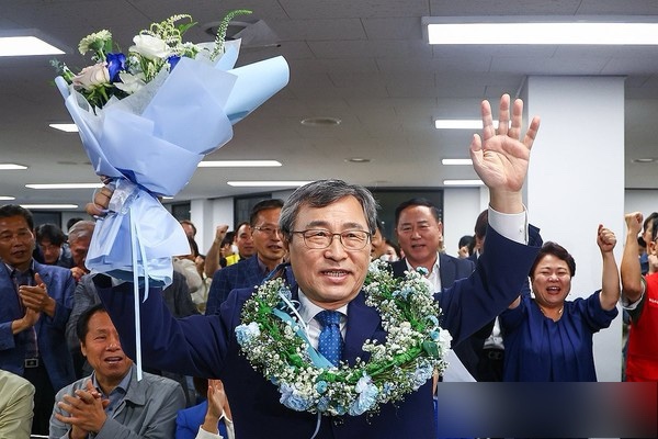 <b>서울시교육감</b> 당선된 <b>정근식</b> 후보는 누구?…67세, 전북... 