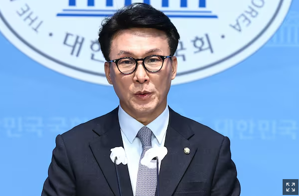 더불어<b>민주당</b>, “김건희 여사 불기소 처분에…<b>심우정 검찰총장</b>... 