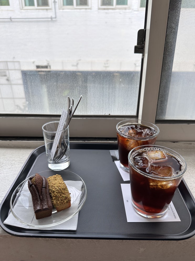  전주 객사 카페 휘낭시에 맛집 평화와 평화