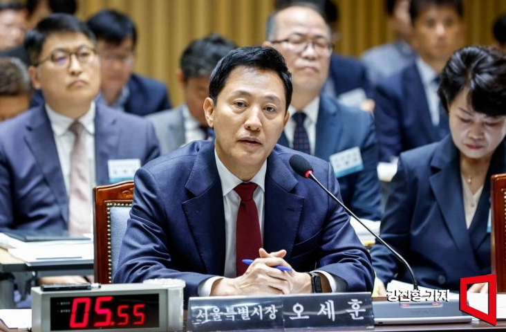 <b>오세훈</b> "<b>한강버스</b>, 준비 순항중…사업 성과 내년 여름... 