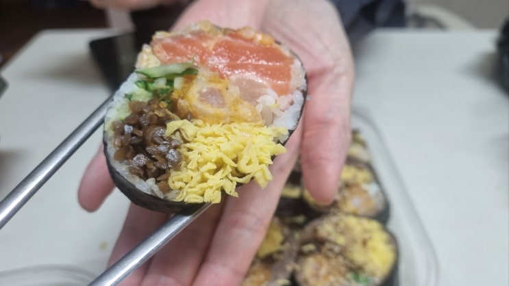  양재동 김밥 후토마키 전문점 '후토루 양재점'에서 맛본 특별한 저녁 식사 후기