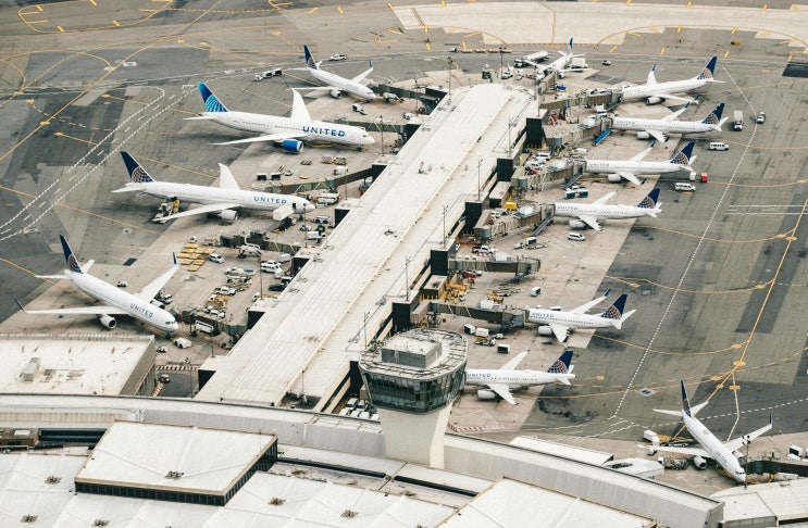  [AIM 2-3-2] 공항표면표지 (Airport Pavement Markings)