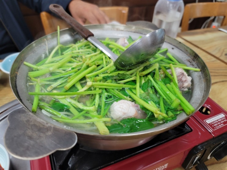  상큼한 미나리와 시원한 국물 복지리 해장맛집여행, 서울맛집 서울역 맛집 중림동 부원복집