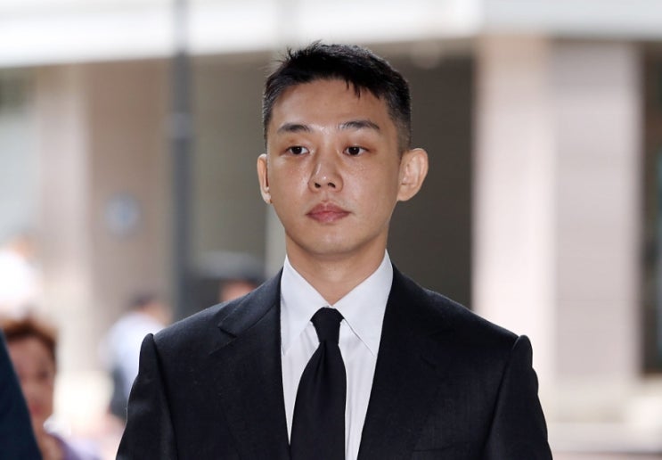 '상습 <b>마약</b>' <b>유아인</b>, 구속기간 연장…구속상태로 <b>항소심</b> 첫 공판... 