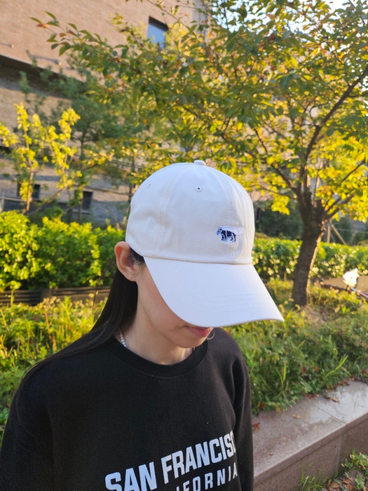  [스키니스컹크 챙 긴 캐릭터 자수볼캡] 코디하기 좋은 오버핏깊은 모자