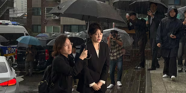 <b>문다혜</b>, <b>경찰</b> 출석 '피해자와 형사합의'