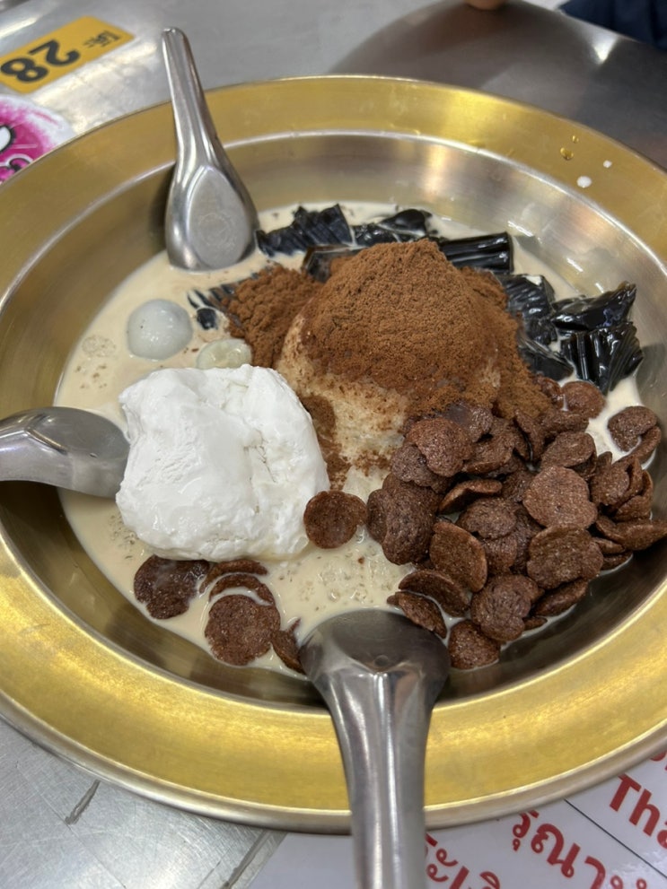  방콕 쿤나이 탈레덩 근처 빙수 맛집 째완 추천