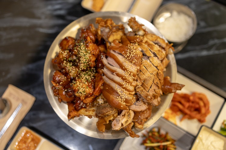  [방배역 맛집] 부대찌개 주는 쾌적한 족발 맛집, <족발예찬 방배점>