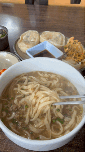  성수역 혼밥 맛집_대문자 I도 가능한 장맛손칼국수