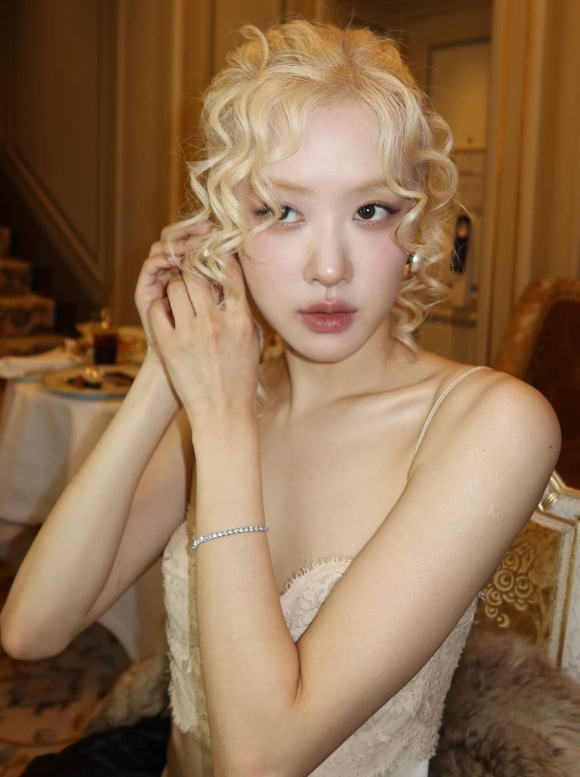 로제 나이 키 국적 본명 브루노마스 아파트 APT 정보보기