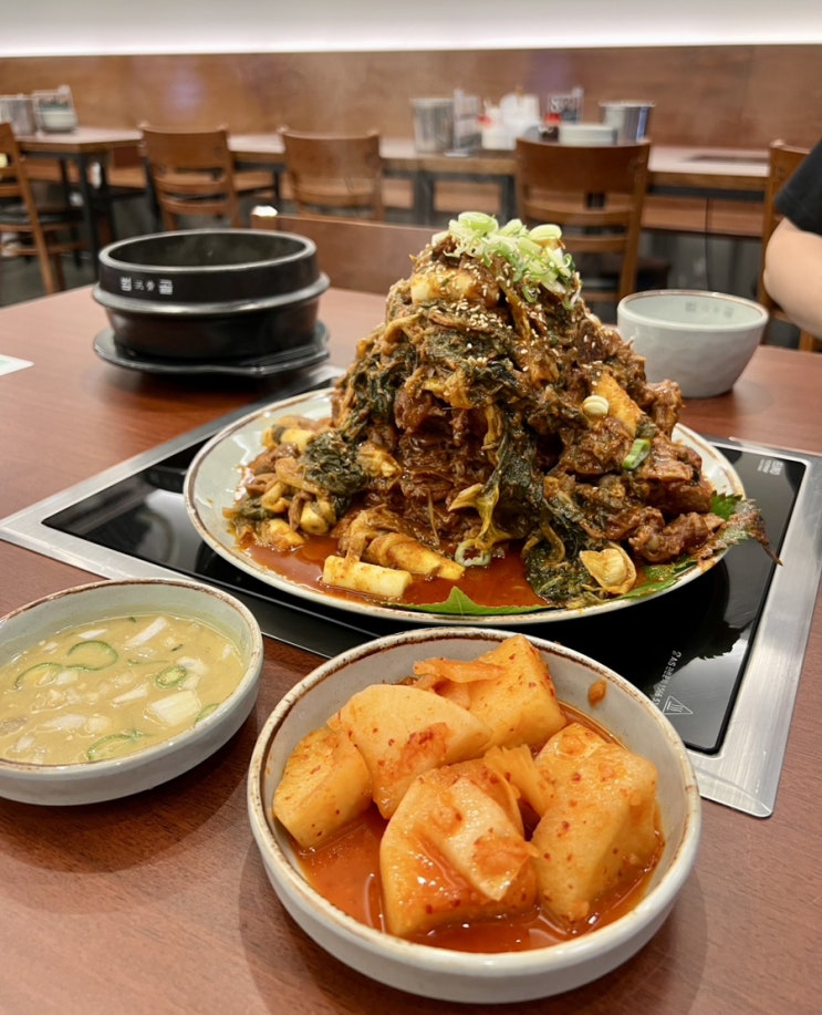 수원 인계동 국밥 맛집 : 매콤한 술안주 얼큰뼈찜 범골 인계점 후기