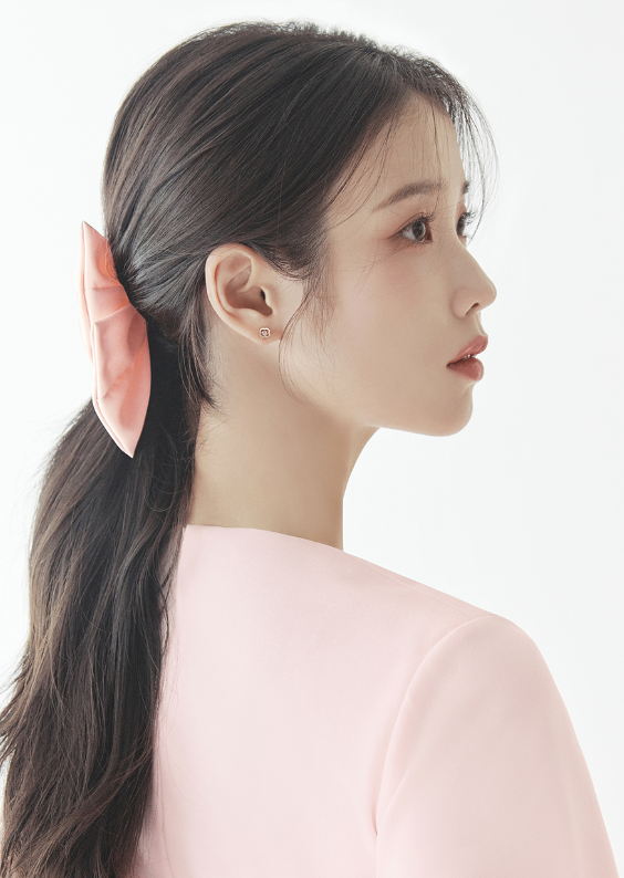  깔끔한 코디를 완성하는데 도움주는 여자 헤어 악세사리로 제이에스티나 리본핀 추천 ft. 아이유