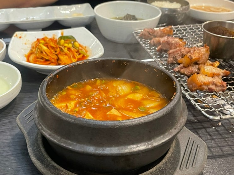  명동 고기집 흑돈가, 제주 흑돼지 삼겹살 맛집 (단체 모임 강추)